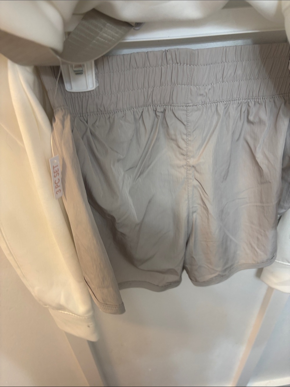 Yogalicious White Softlite Zuri Pullover - Picture 5 of 11